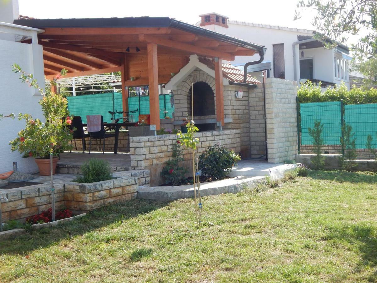 Apartman Duje Petrcane Exterior photo
